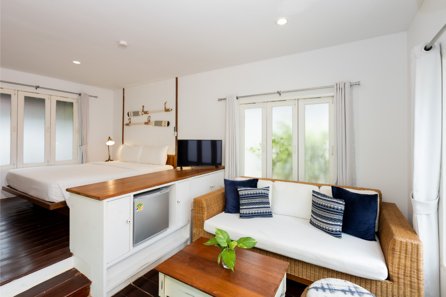 SEASIDE COTTAGE-01
